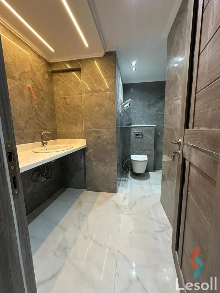 Apartment with garden for sale with an data.area 188 meters and 3 data.rooms in 5th Settlement Cairo - Image 4