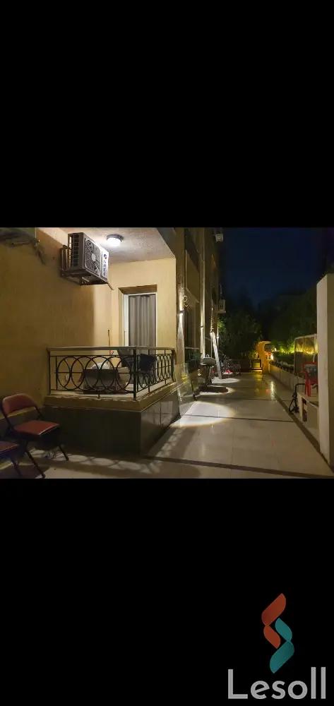 شقة بحديقة للايجار الشهري بمساحة 155 متر و غرفتان في الشيخ زايد الجيزة