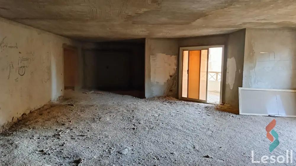 شقة للبيع بمساحة 350 متر و 6 غرف في القطامية القاهرة