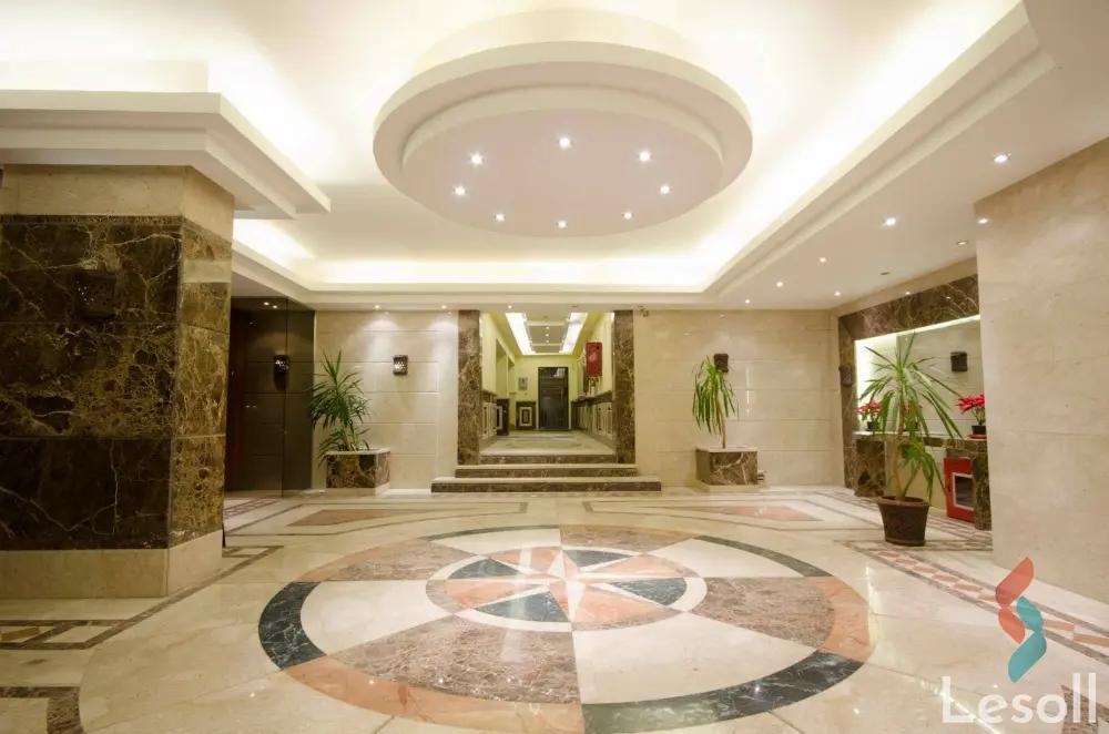 شقة للبيع بمساحة 350 متر و 6 غرف في القطامية القاهرة