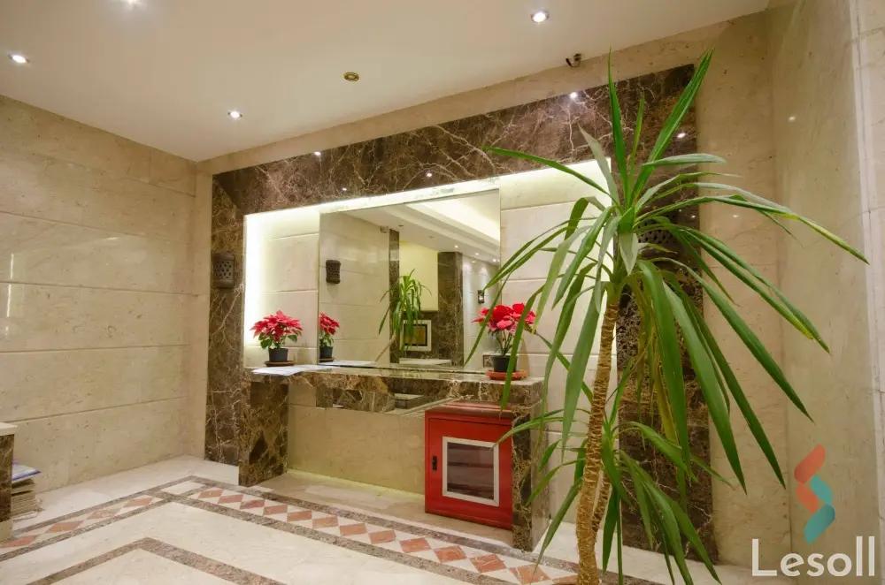 شقة للبيع بمساحة 350 متر و 6 غرف في القطامية القاهرة