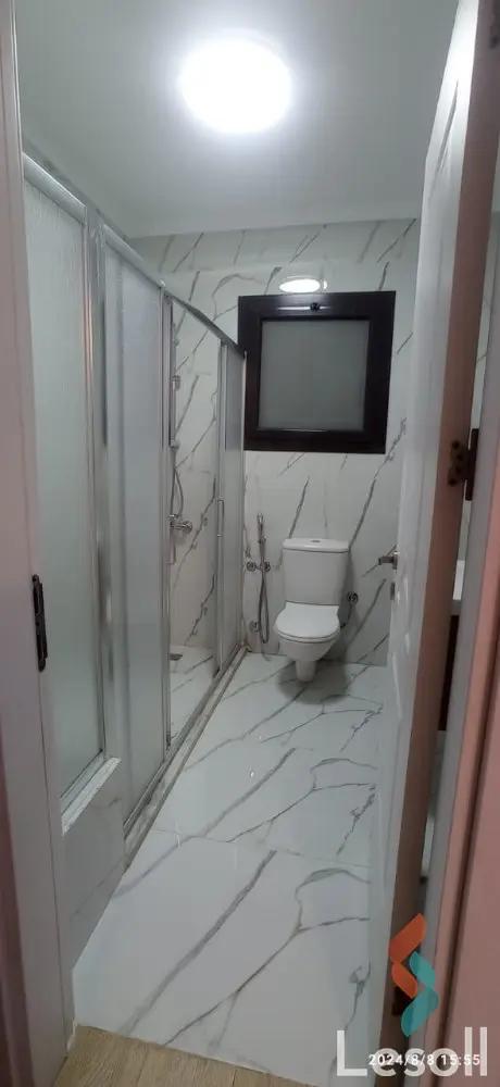 شقة للايجار اليومي بمساحة 210 متر و 3 غرف في المهندسين الجيزة - صورة 3