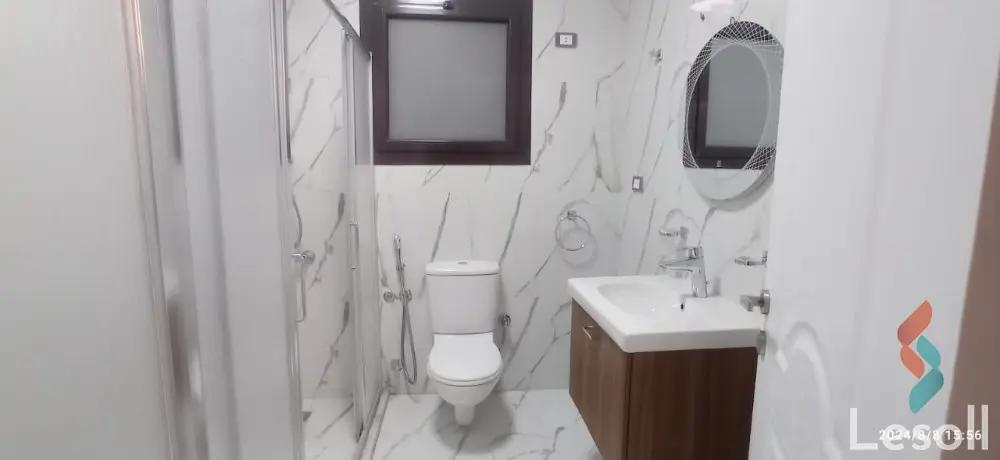 شقة للايجار اليومي بمساحة 210 متر و 3 غرف في المهندسين الجيزة - صورة 2