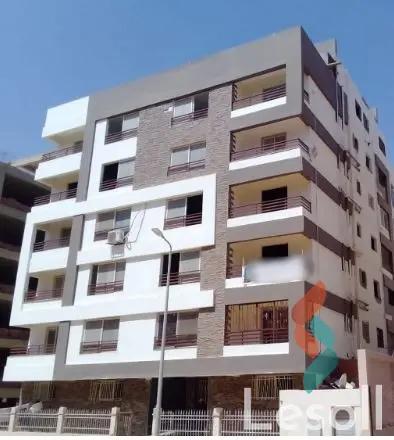 شقة للبيع بمساحة 150 متر و 3 غرف في التجمع الخامس القاهرة - صورة 3