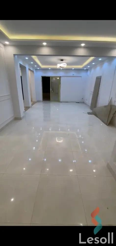 Apartment for sale with an data.area 270 meters and 3 data.rooms in Mohandessin Giza - Image 2