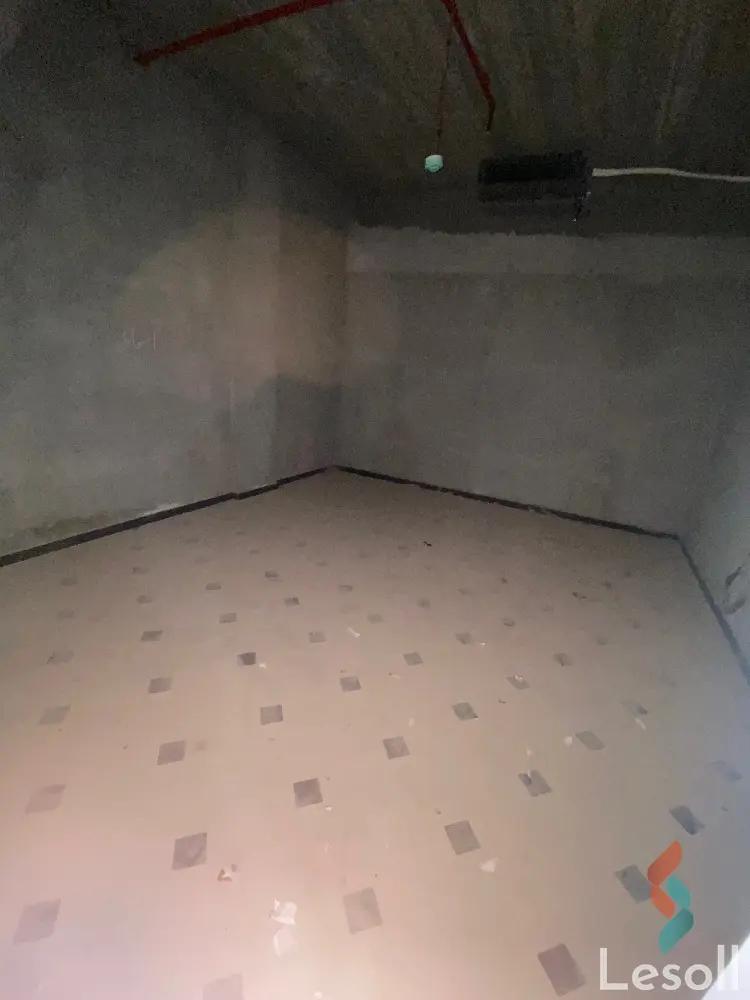 Retail for sale with an area of 28 meters in Assiut El Gednumbera Assiut