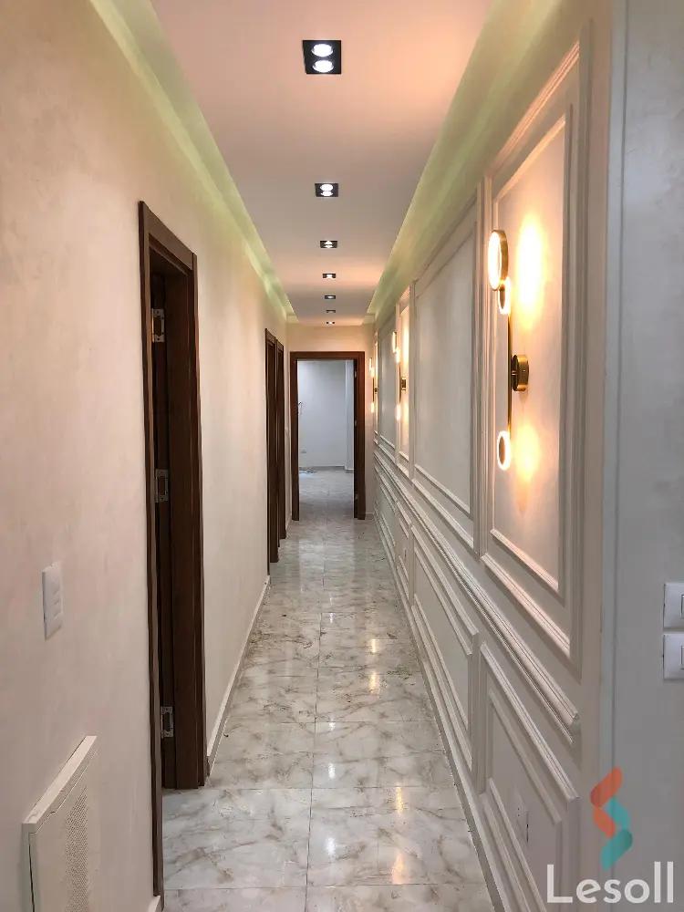 شقة للبيع بمساحة 230 متر و 3 غرف في العجوزة الجيزة