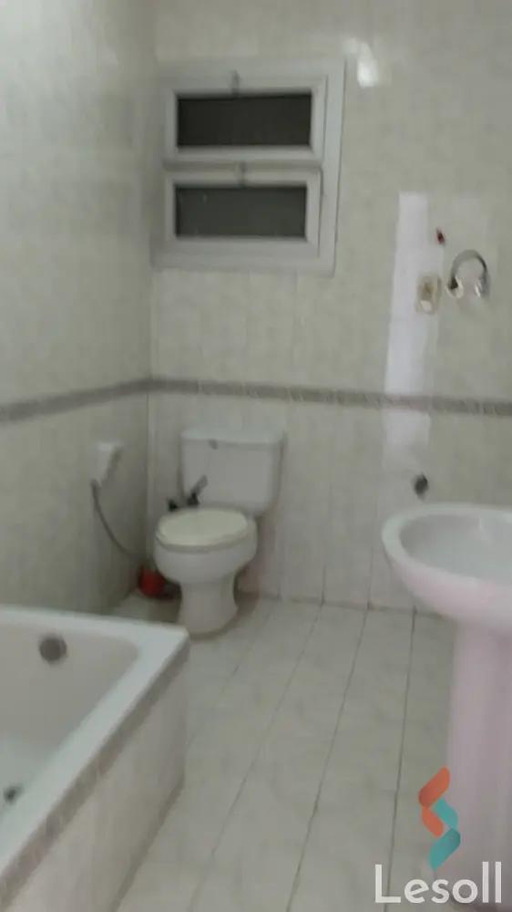 شقة للبيع بمساحة 130 متر و غرفتان في العجوزة الجيزة