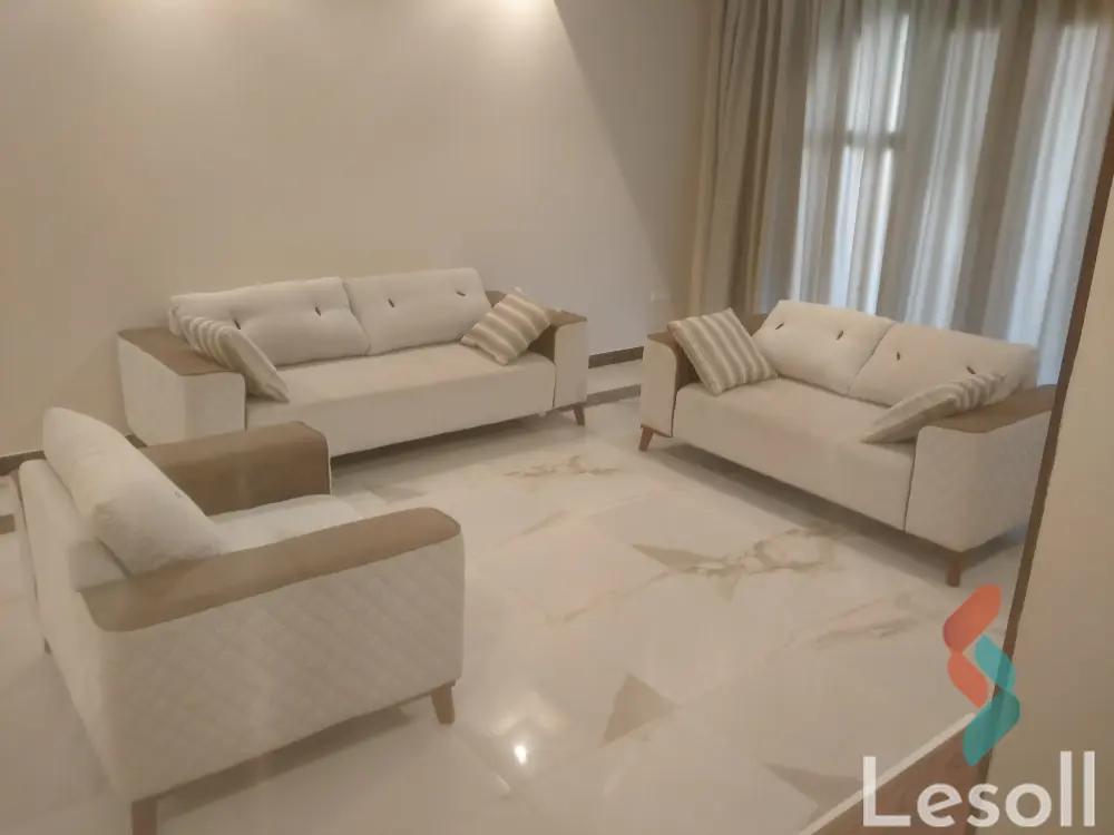 شقة بحديقة للايجار الشهري بمساحة 150 متر و غرفتان في التجمع الخامس القاهرة