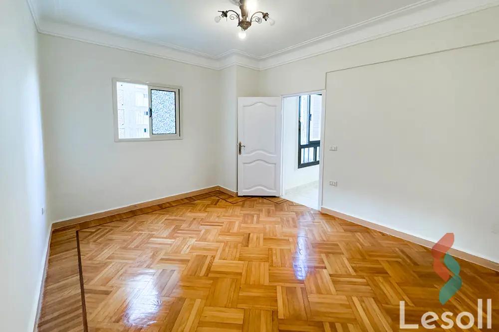 Apartment for sale with an data.area 150 meters and 3 data.rooms in Stanley Alexandria