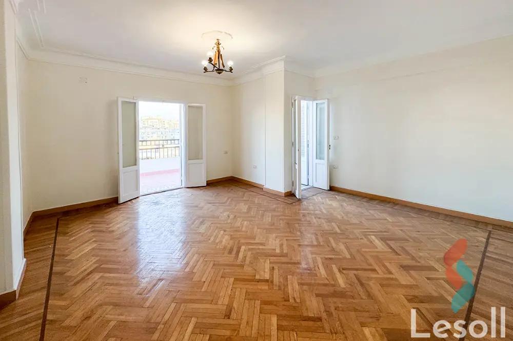 Apartment for sale with an data.area 150 meters and 3 data.rooms in Stanley Alexandria