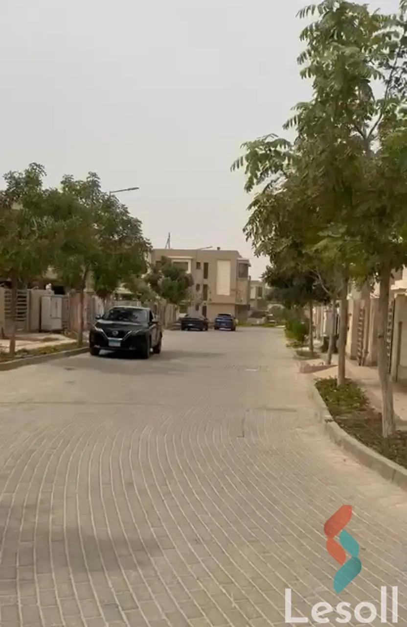 Townhouse for sale with an area 240 meters and 4 rooms in 5th Settlement Cairo - All Images