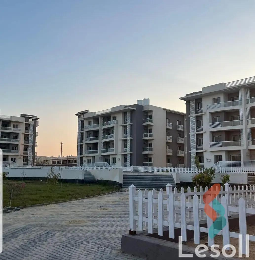 شقة بحديقة للبيع بمساحة 168 متر و 3 غرف في الشيخ زايد الجيزة