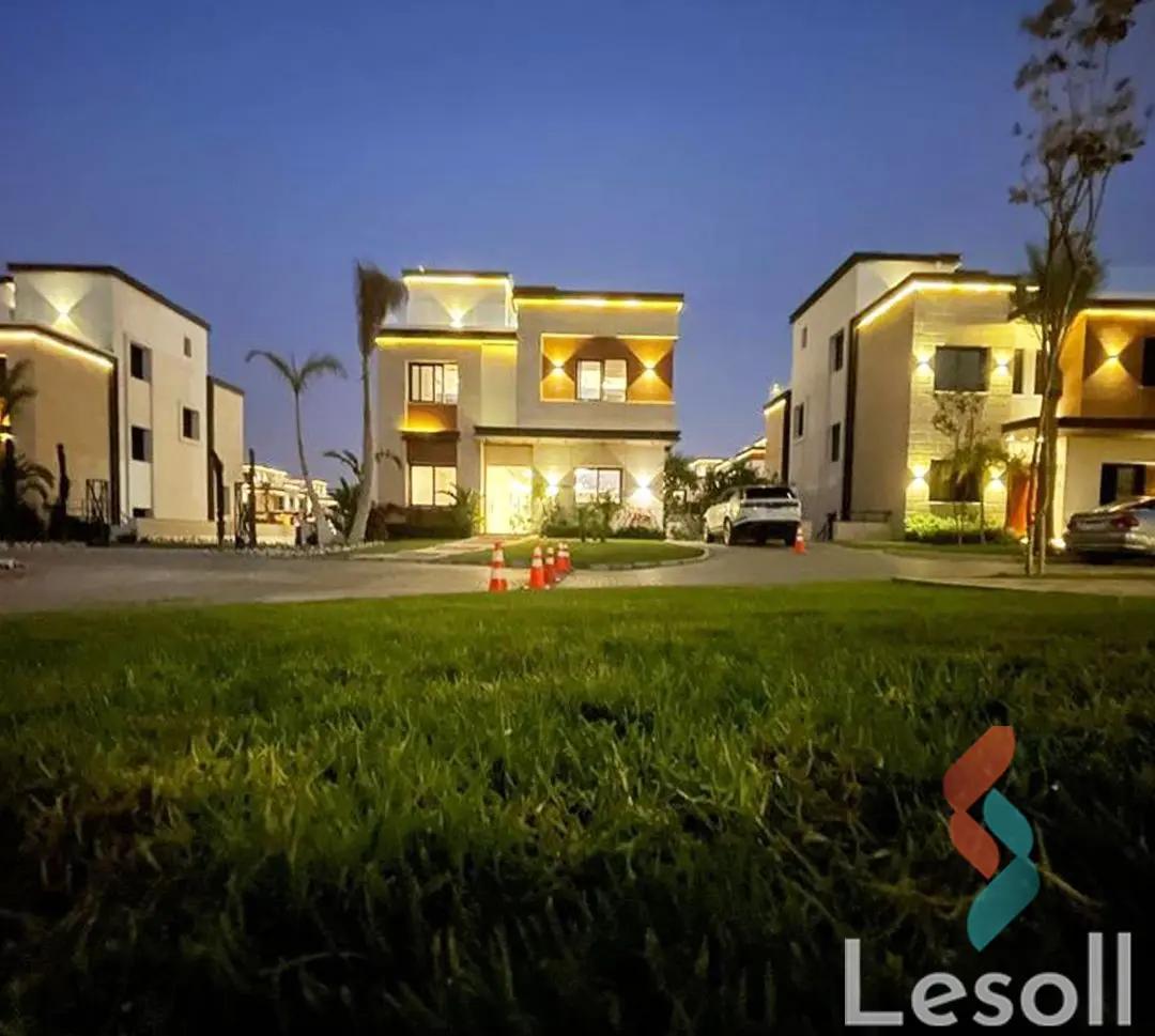 Apartment with garden for sale with an area 170 meters and 3 rooms in 5th Settlement Cairo Apartment with garden for sale with an area 170 meters and 3 rooms in 5th Settlement Cairo