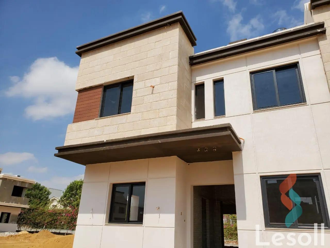 شقة بحديقة للبيع بمساحة 170 متر و 3 غرف في التجمع الخامس القاهرة - صورة 4