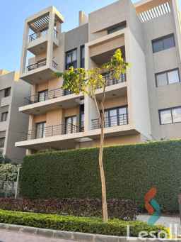 شقة للبيع بموقع مميز أمام بوابة 2 مطار القاهرة - امتداد شارع الثورة