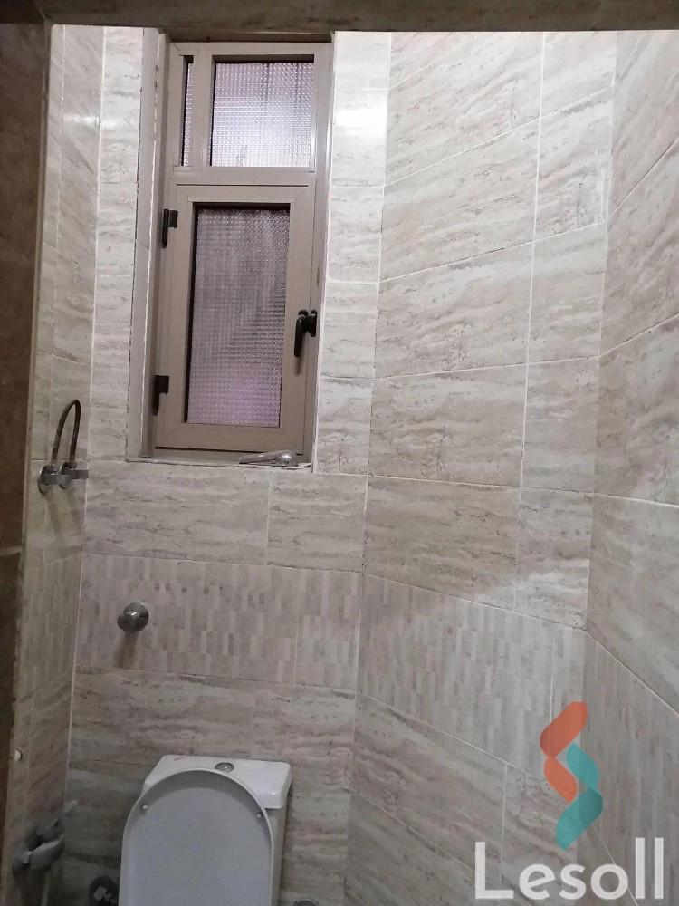 Building for sale with an area 185 meters and 3 rooms in Shubra Cairo