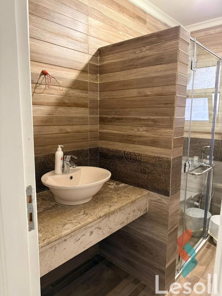 Apartment for monthly rent with an area 165 meters and 3 rooms in 5th Settlement Cairo