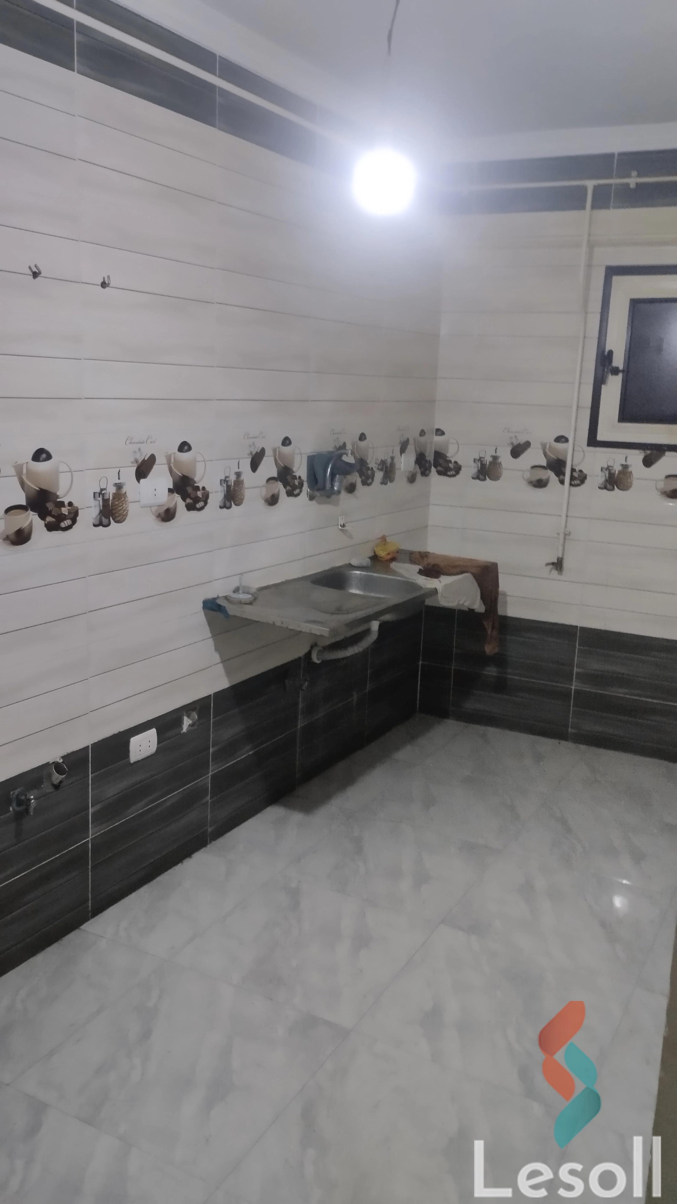 Apartment for yearly rent with an area 160 meters and 3 rooms in Laurent Alexandria