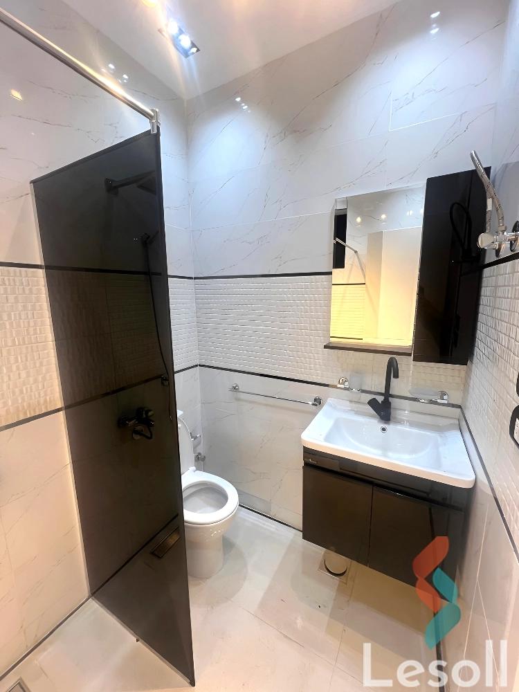 Apartment with garden for sale with an area 170 meters and 3 rooms in October 6 Giza