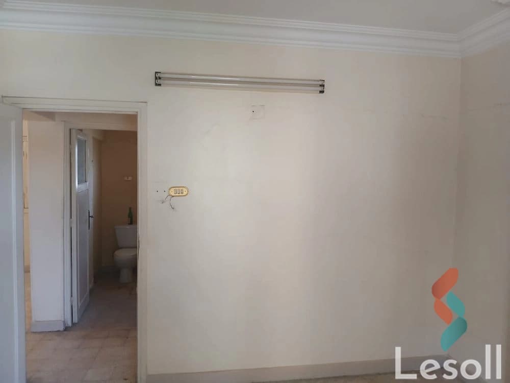 Apartment for sale with an area 70 meters and 2 room in 15 May Cairo - Image 3