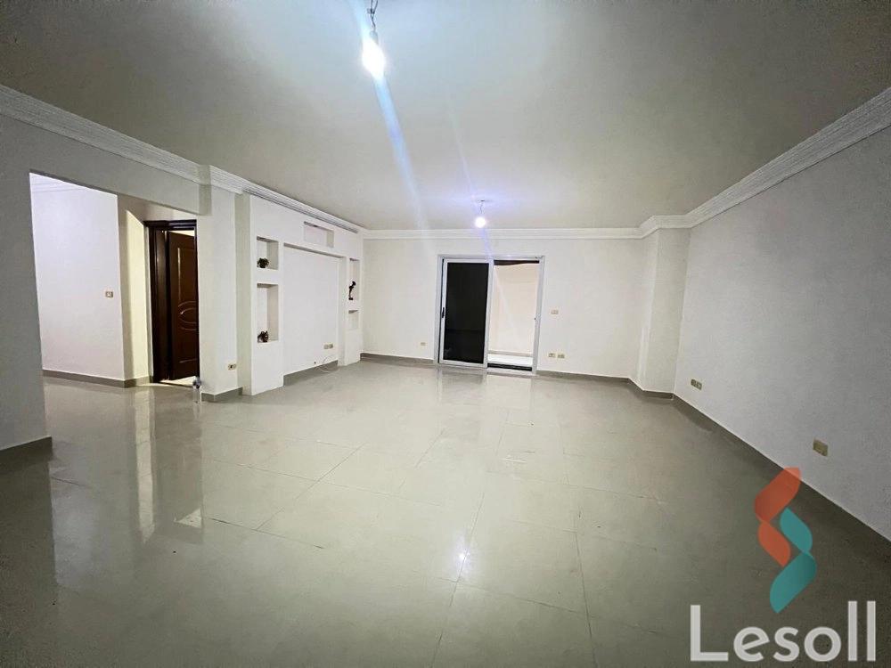 Apartment for sale with an area 202 meters and 4 rooms in Stanley Alexandria