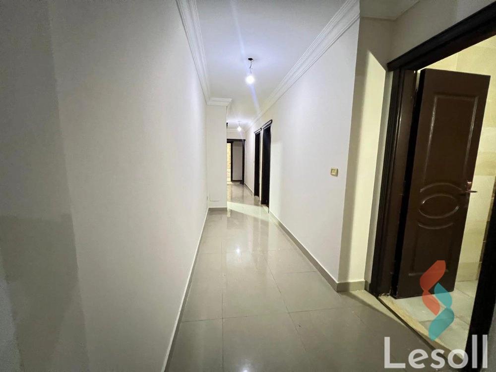 Apartment for sale with an area 202 meters and 4 rooms in Stanley Alexandria