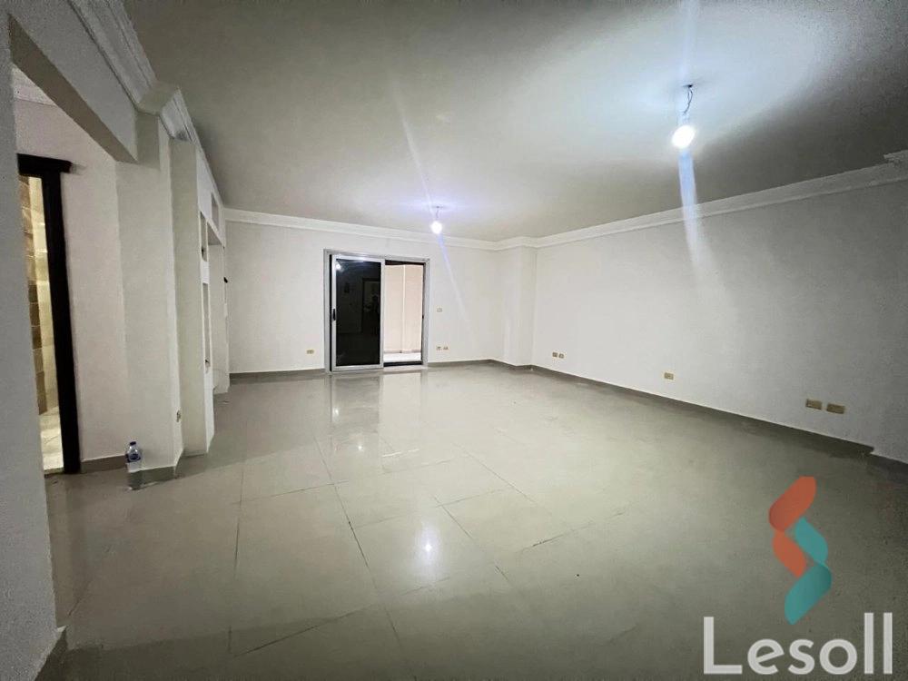 Apartment for sale with an area 202 meters and 4 rooms in Stanley Alexandria