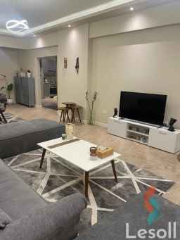 شقة راقية للبيع – أمام سكن الجامعة الأمريكية (AUC Dorms)