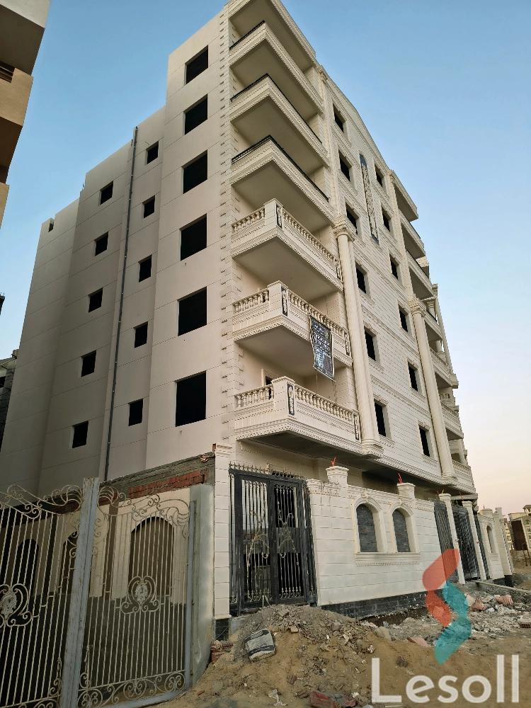Building for sale with an area 591 meters and 3 rooms in October 6 Giza