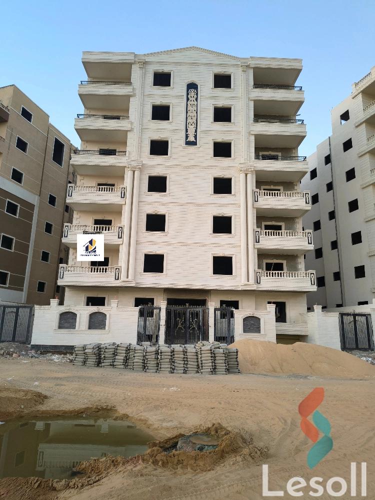 Building for sale with an area 591 meters and 3 rooms in October 6 Giza