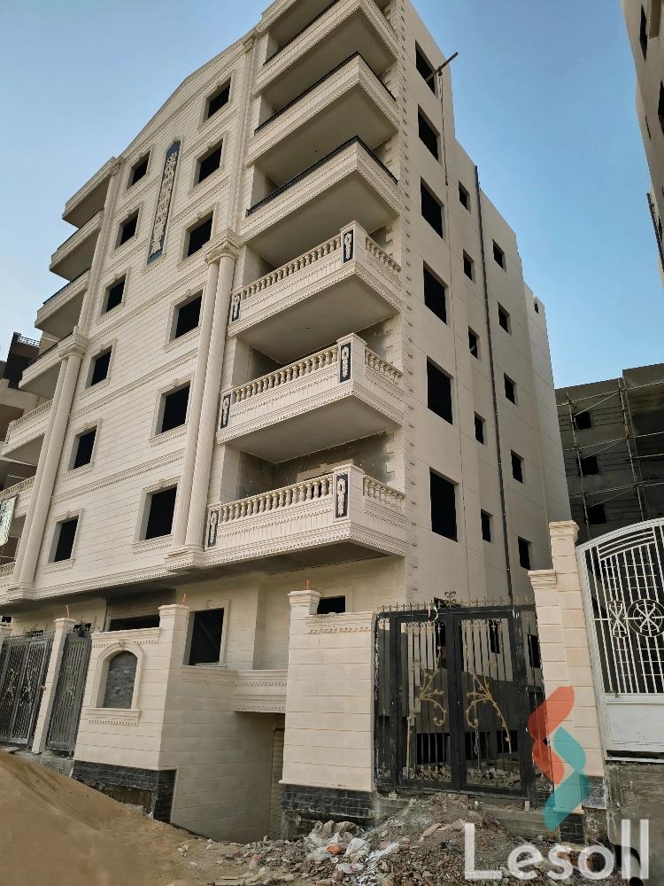 Building for sale with an area 591 meters and 3 rooms in October 6 Giza