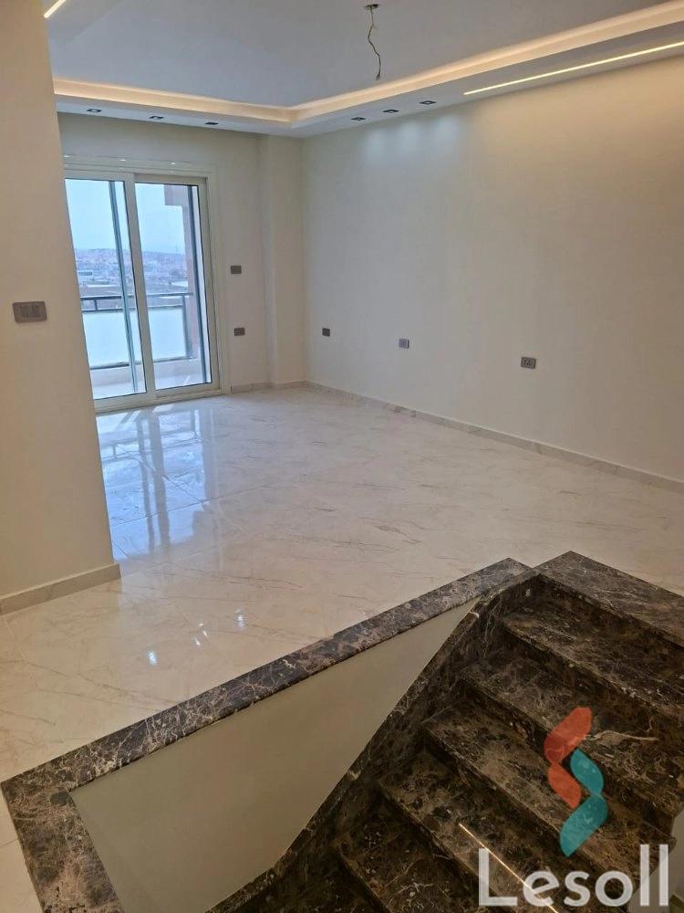 Duplex for sale with an area 200 meters and 3 rooms in Obour Qaliubiya