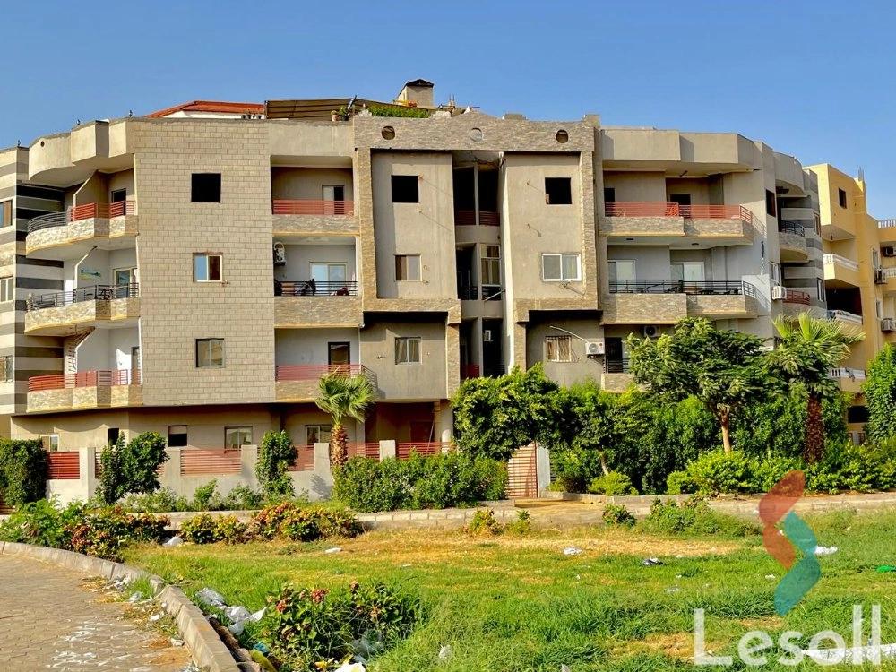 شقة للبيع بمساحة 205 متر و 3 غرف في مدينة الشروق القاهرة