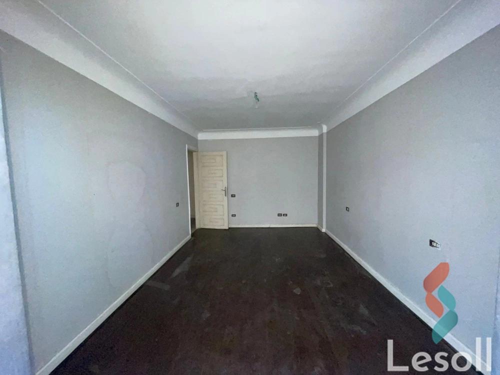 Apartment for sale with an area 300 meters and 4 rooms in Glim Alexandria