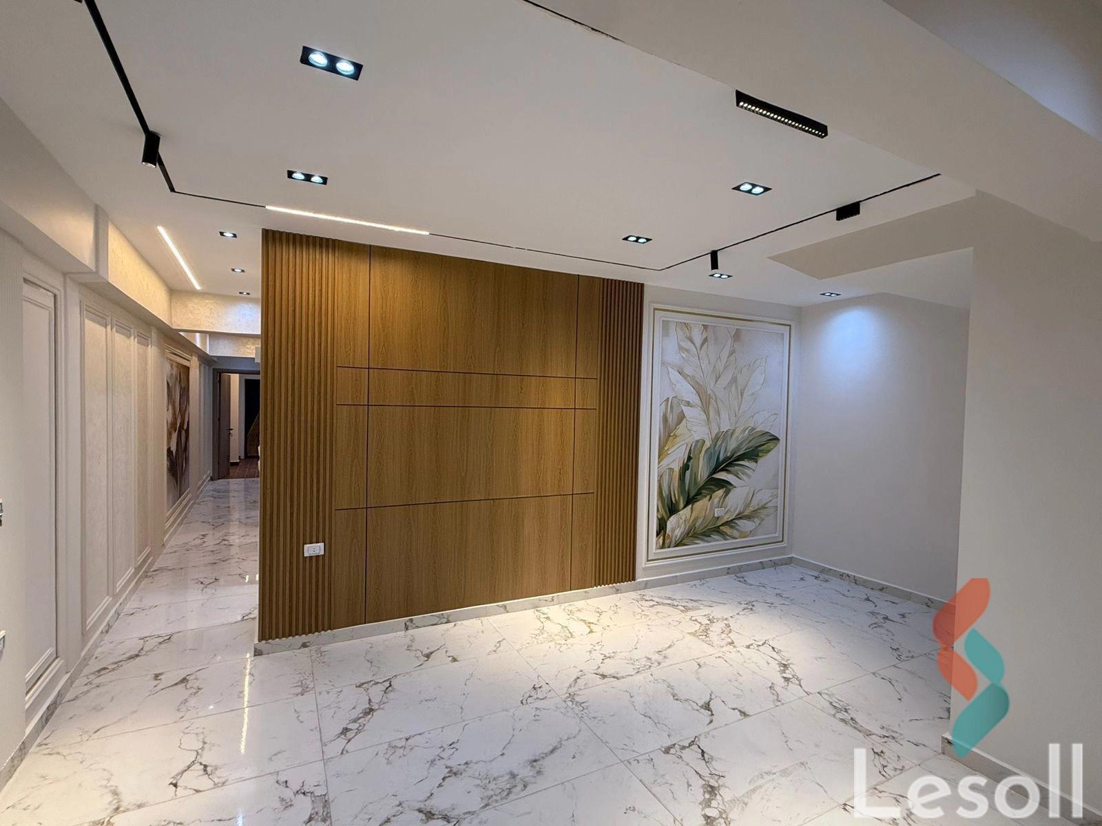 شقة بحديقة للبيع بمساحة 125 متر و غرفتان في مصر الجديدة القاهرة