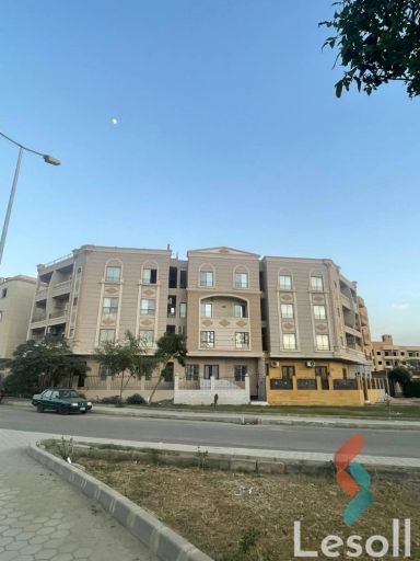 Apartment with garden for sale with an area 160 meters and 3 rooms in Shorouk Cairo