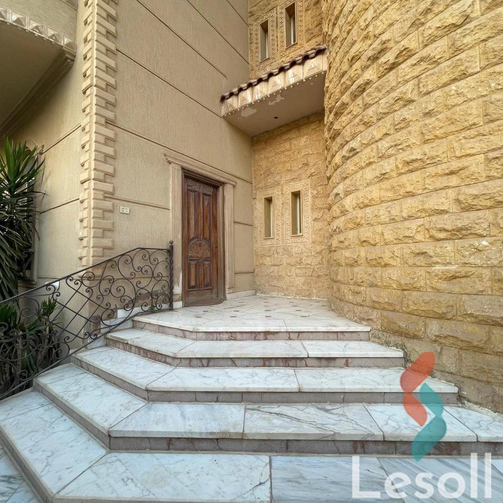 Villa for sale with an area 850 meters and 10 rooms in 5th Settlement Cairo