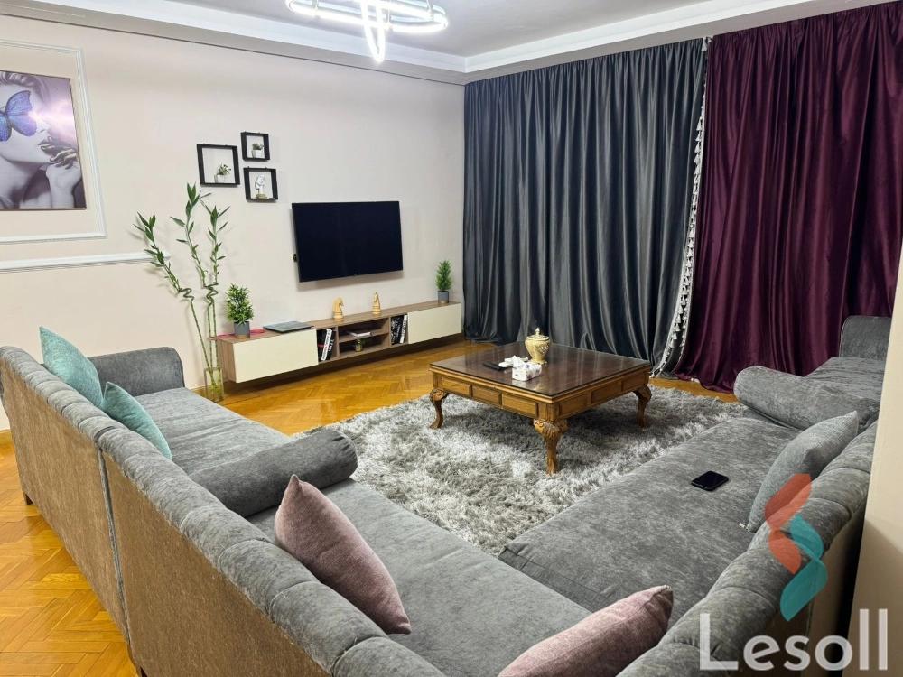 Apartment for monthly rent with an area 200 meters and 3 rooms in Mohandessin Giza