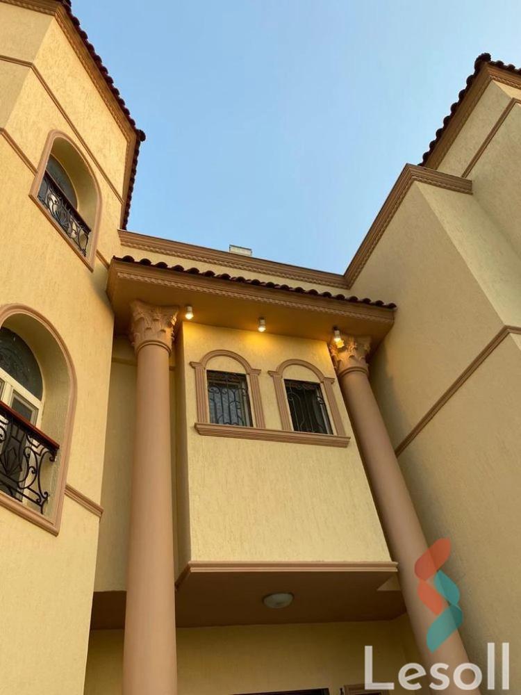 Villa for sale with an area 220 meters and 5 rooms in Cheikh Zayed Giza