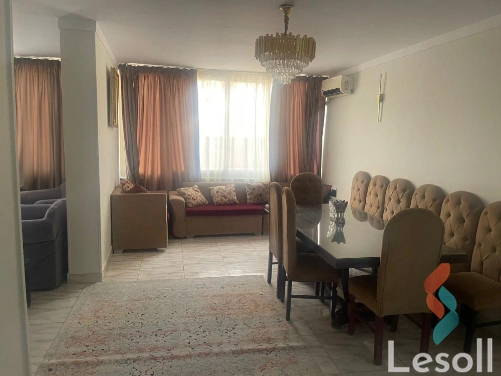 Apartment for monthly rent with an area 300 meters and 5 rooms in Mohandessin Giza