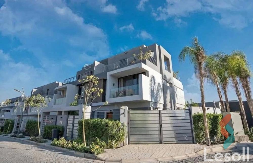 Townhouse for sale with an area 180 meters and 4 rooms in New Cairo Cairo
