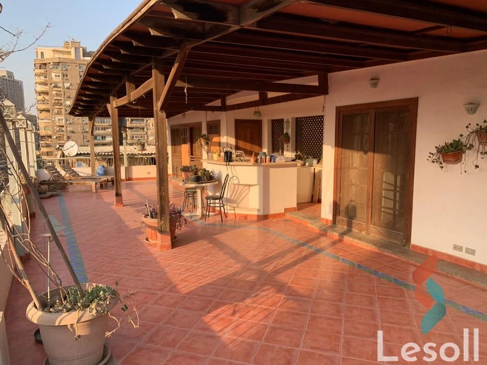 Penthouse for sale with an area 390 meters and 5 rooms in Mohandessin Giza