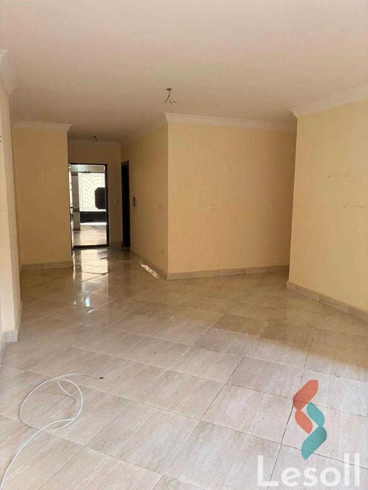 Apartment for sale with an area 150 meters and 3 rooms in 1st Settlement Cairo