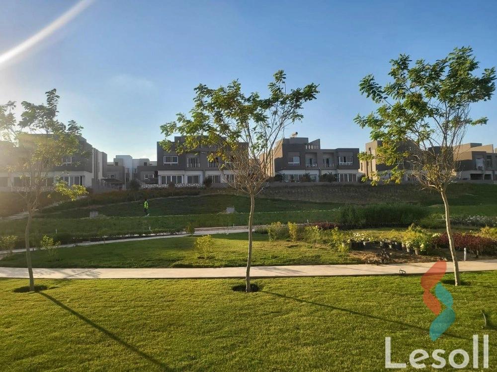 Townhouse for sale with an area 320 meters and 4 rooms in October 6 Giza