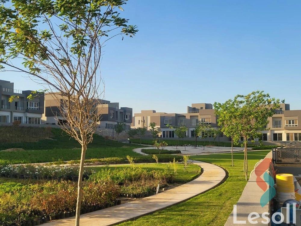 Townhouse for sale with an area 320 meters and 4 rooms in October 6 Giza