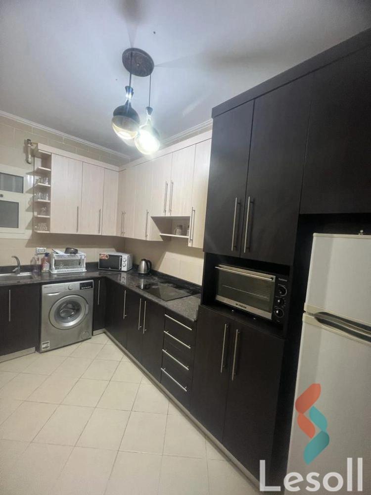 شقة بحديقة للبيع بمساحة 90 متر و غرفتان في الشيخ زايد الجيزة