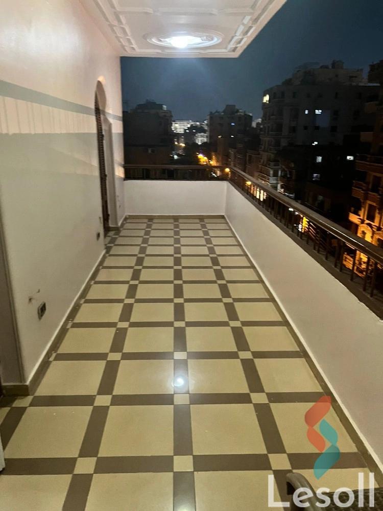 شقة للبيع بمساحة 300 متر و 4 غرف في مصر الجديدة القاهرة