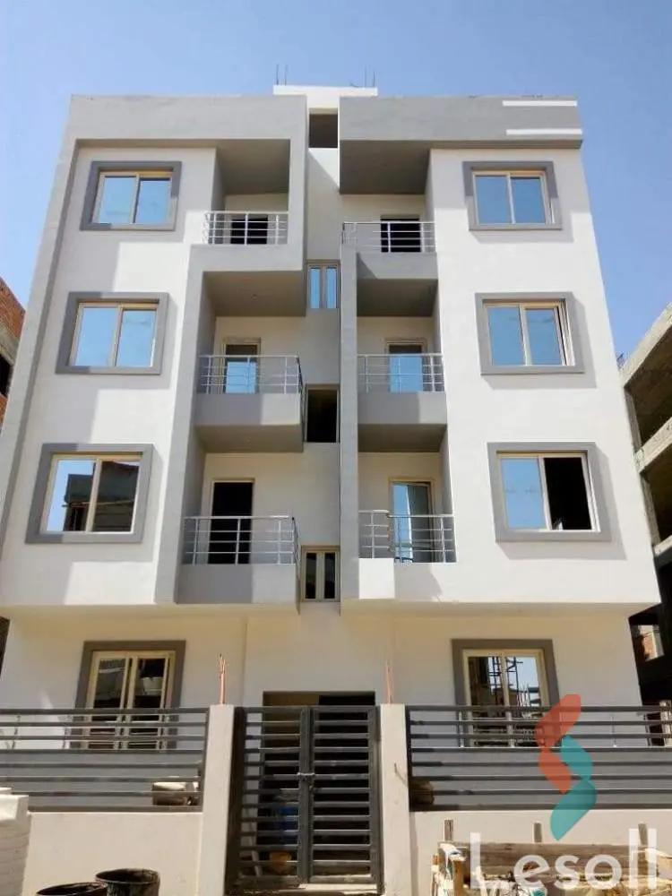 Apartment with garden for sale with an area 190 meters and 4 rooms in New Cairo - 5th Settlement Cairo