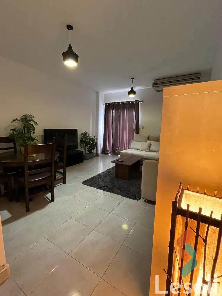 شقة بحديقة للايجار الشهري بمساحة 95 متر و غرفة واحدة في القاهرة الجديدة القاهرة